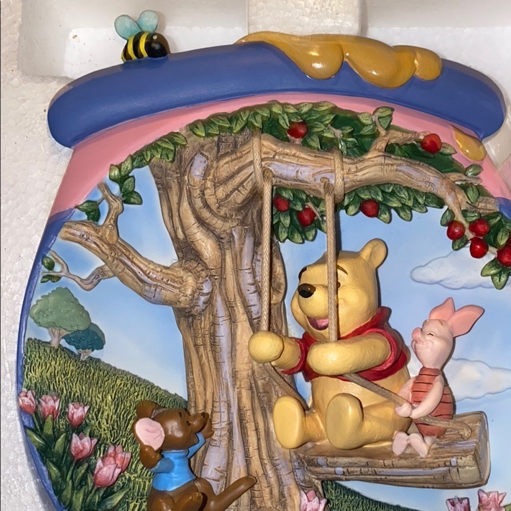 Certified Sharing A Ride B5816 Winnie the Pooh Decorative Wall Plaque - Picture 5 of 7